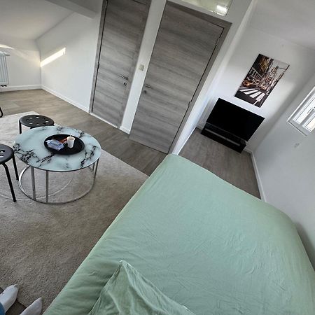 Qozyroom Machelen ภายนอก รูปภาพ