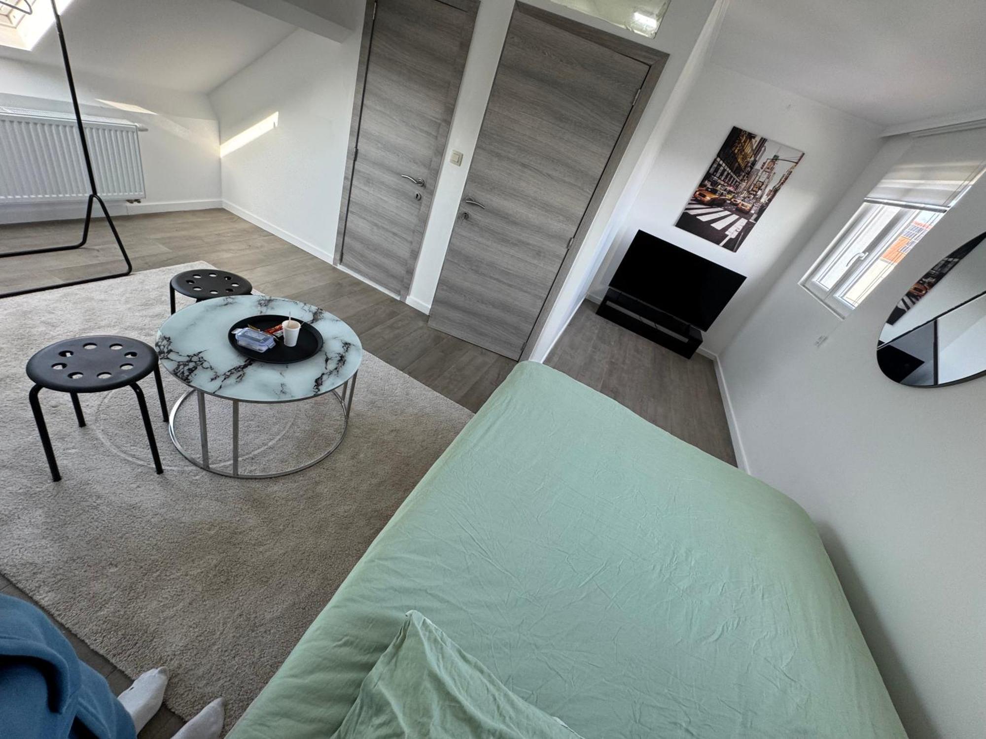 Qozyroom Machelen ภายนอก รูปภาพ